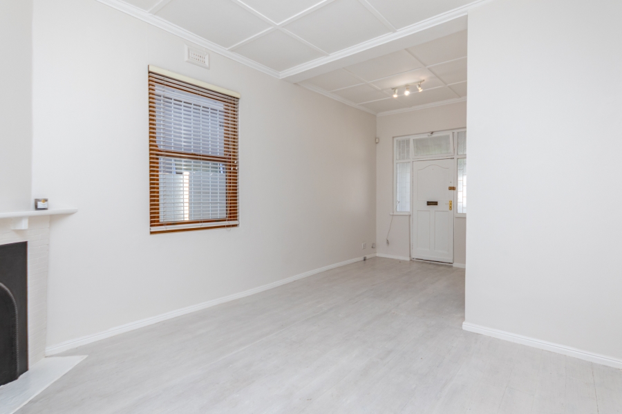 2 Bedroom Property for Sale in Claremont Western Cape